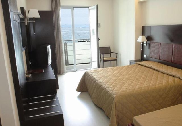 Hotel Capitol San Mauro Mare Habitación foto