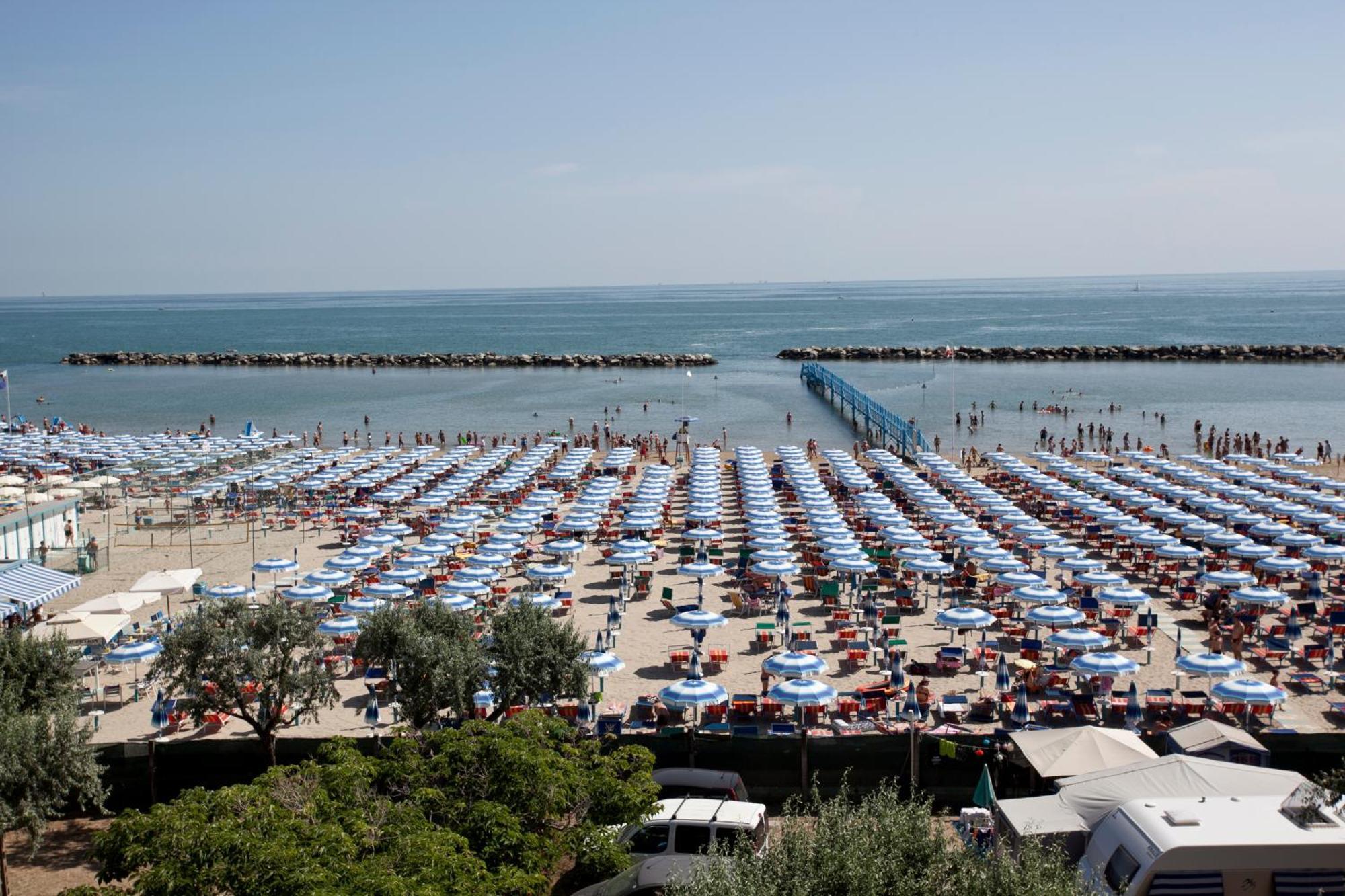 Hotel Capitol San Mauro Mare Exterior foto